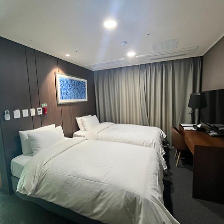 Raonstay In Perla Hotel Jinju Exterior photo
