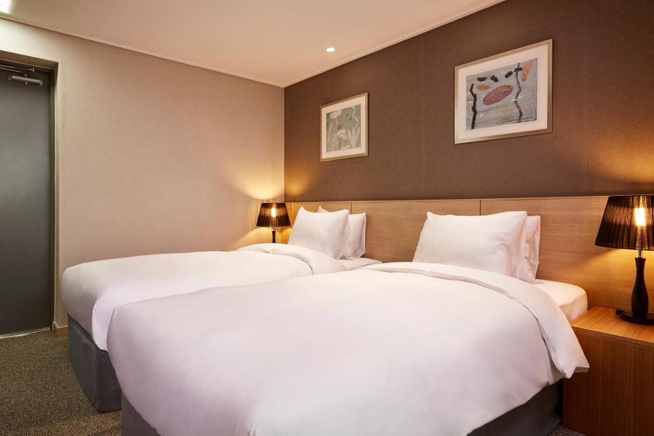 Raonstay In Perla Hotel Jinju Exterior photo